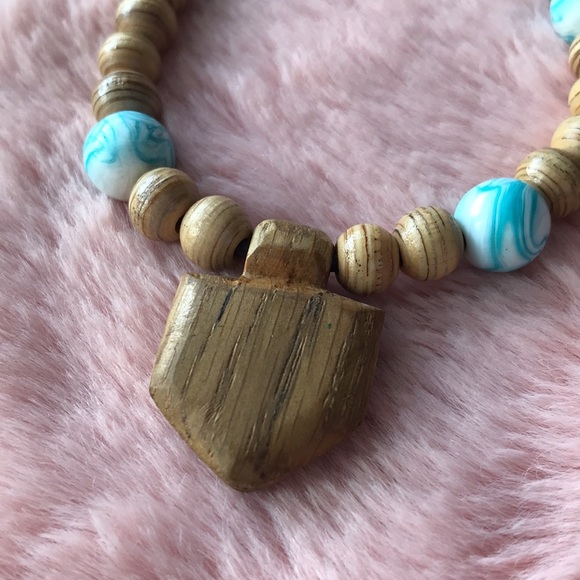 Handmade wooden beads bracelet with leather thread - Picture 5 of 9